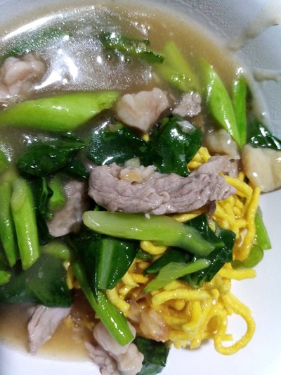 ราดกน้าหมี่กรอบ