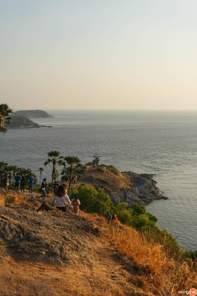 แหลมพรหมเทพ