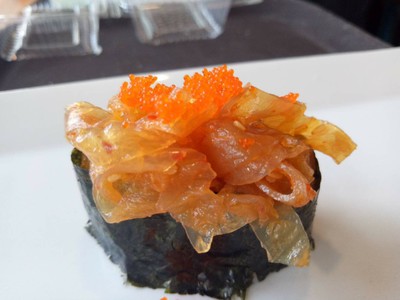 ยำแมงกะพรุน ซูชิ