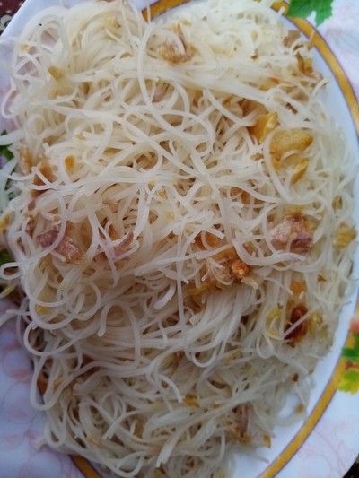 เส้นหมี่ลวก
