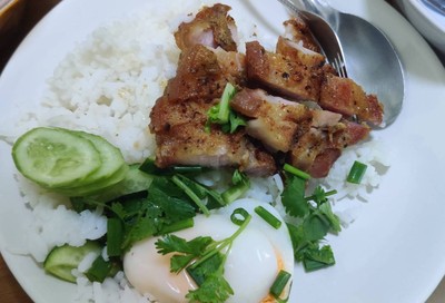ข้าวหมูทอด