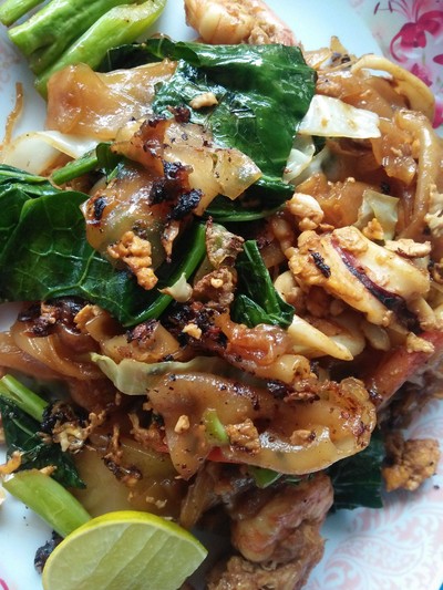 ผัดซีอิ้วหมู/ไก่