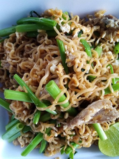 ผัดมาม่าหมู