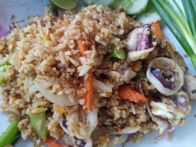 ข้าวผัดหมู หมึก