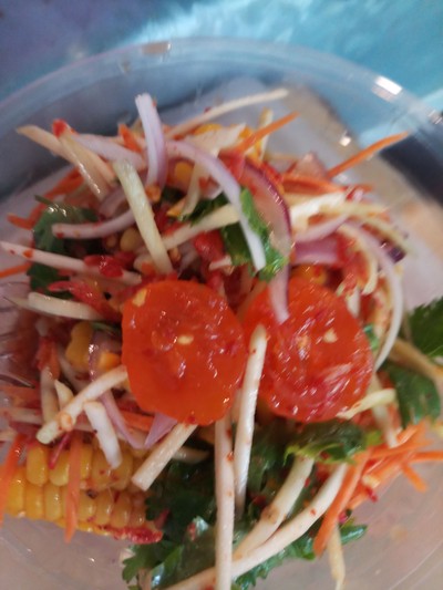 ยำไข่แดงเค็ม