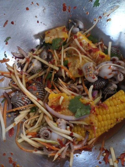 ยำปลาหมึกสาย