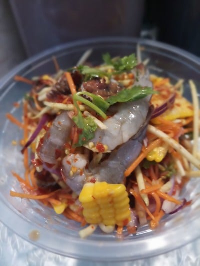 ยำกุ้งสด