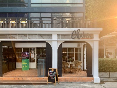 Charm Eatery and Bar ราชครู