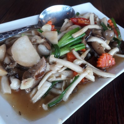 ผัดเห็ดรวมนำ้มันหอย