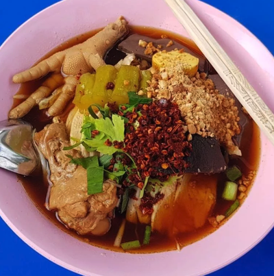 เมนูของร้าน ก๋วยเตี๋ยวไก่กล้วยน้ำไท-เจ้าเก่า พระโขนง