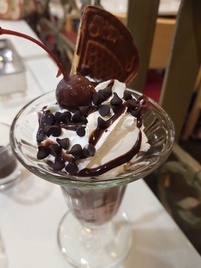 อาหาร หรือ เครื่องดื่ม