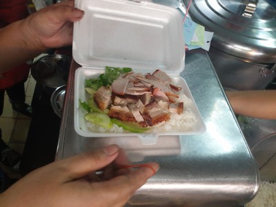 ข้าวหมูแดงหมูกรอบ (ธรรมดา)