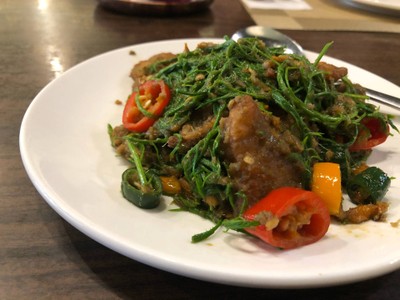 หมูผัดกะปิ.