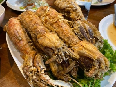 กั้งใหญ่ทอดกระเทียม