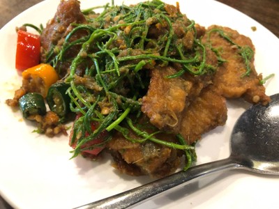 หมูผัดกะปิ.