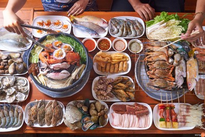 อาหาร หรือ เครื่องดื่ม