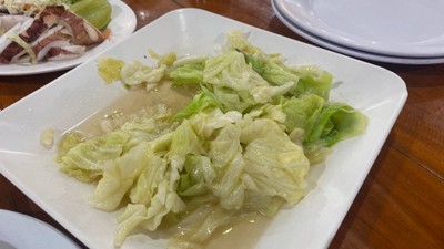 แดง ซีฟู้ด โลนลี่บีส เกาะช้าง