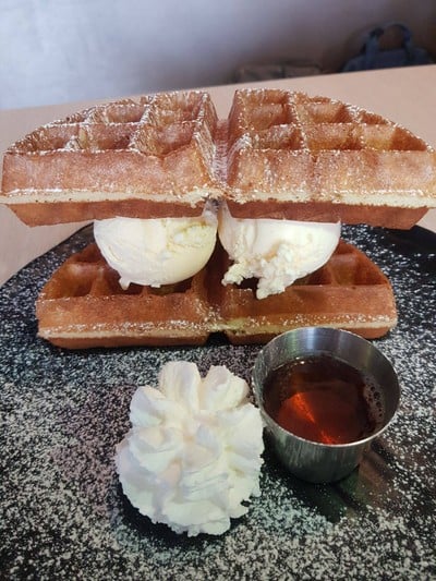 วาเฟิลไอศกรีม เต็มแผ่น