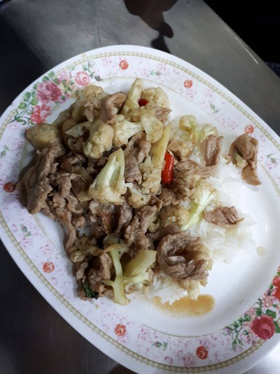 อาหาร หรือ เครื่องดื่ม