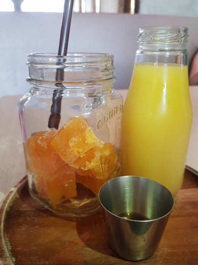 อาหาร หรือ เครื่องดื่ม