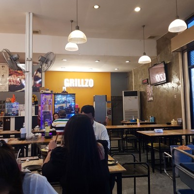 บรรยากาศ GrillZo ซอยเทศบาล 8