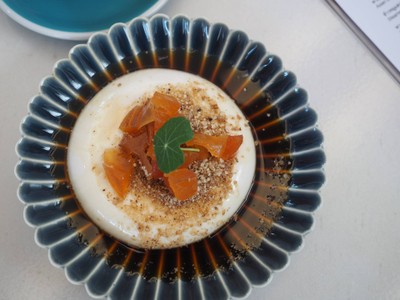 เต้าหู้ถั่วลิสงซอสมะตูม