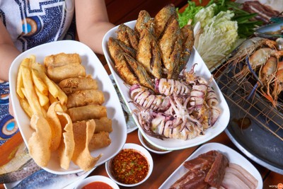 อาหาร หรือ เครื่องดื่ม