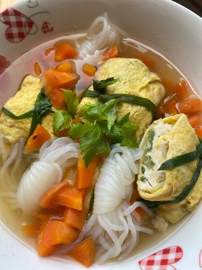 แกงจืดไข่ม้วนไส้ผักกาดขาวหมูสับ