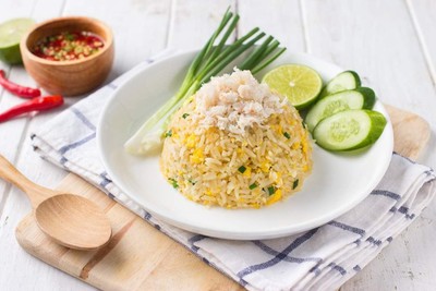 ข้าวผัดต้มยำปู