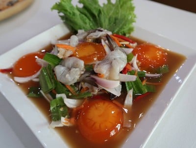 ยำกุ้งโหดดองไข่แดง