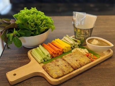 แหนมเนือง