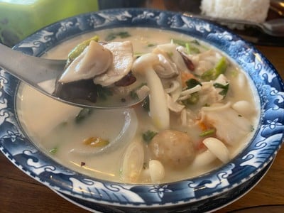ต้มข่าไก่