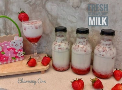 นมสตรอว์เบอร์รี่ [Fresh Strawberry Milk]
