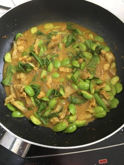 วิธีทำ ผัดเผ็ดหมูสะตอคะน้า วิธีทำ ผัดเผ็ดหมูสะตอคะน้า