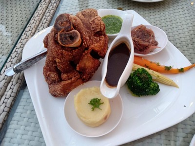 อาหาร หรือ เครื่องดื่ม