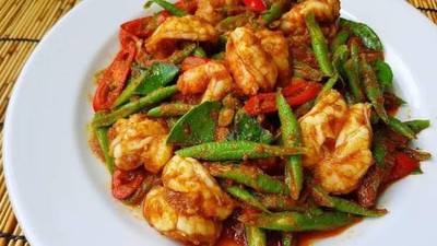 ผัดพริกแกงทะเล  80฿