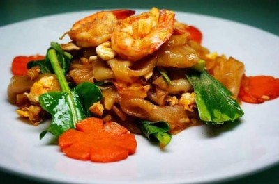 ผัดซีอิ้วทะเล  50฿