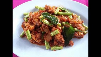 ผัดพริกแกง  50฿