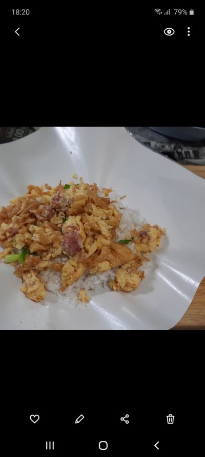 ข้าวราดไข่ผัดแหนม