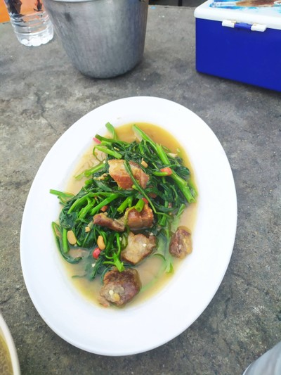 ผัดผักบุ้งไฟแดง