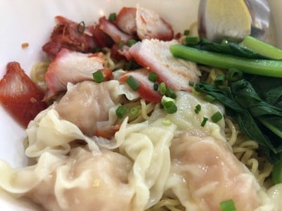 เมนูของร้าน เหม่ยเหว่ย บะหมี่เกี๊ยว ตลาดโก้งโค้ง