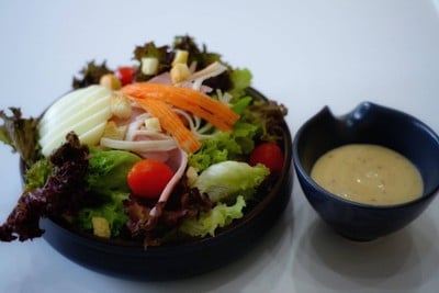 Charm Salad Cafe (Charm Salad Cafe)