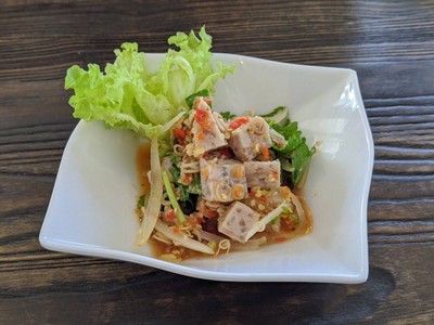 ยำหมูยอ