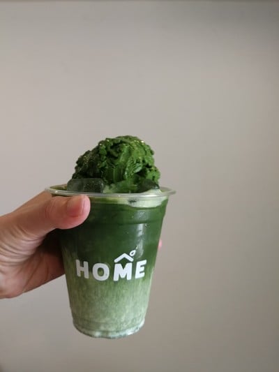 โฟลตไอศกรีมชาเขียวและชาเขียวลาเต้