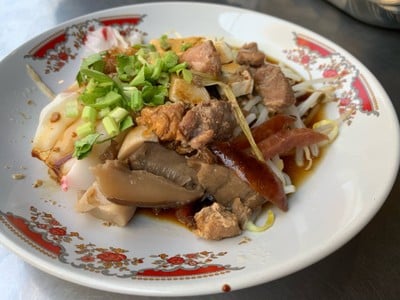 เมนูของร้าน ก๋วยเตี๋ยวหลอดเจ๊ใหญ่ (บางรัก)