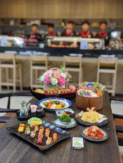 R-แหนมเนือง and อาหารญี่ปุ่น Oshinei R-แหนมเนือง and อาหารญี่ปุ่น Oshinei