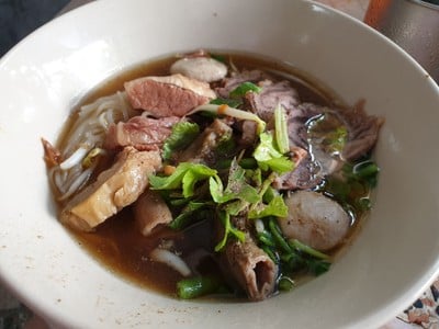 เมนูของร้าน ก๋วยเตี๋ยวฮั้วเนื้อตุ๋นดอนเมือง ถ.สรณคมน์