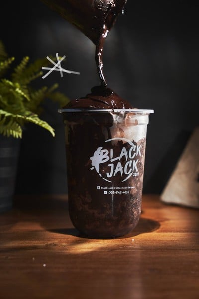 อันเดอร์แบล็ค คอฟฟี่ ทาวน์อินทาวน์