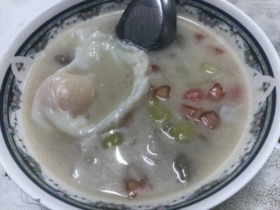 บัวลอยทับทิมกรอบไข่หวาน