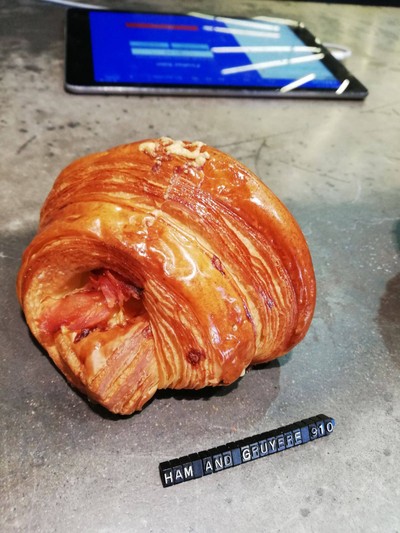 Ham & Gruyere ($9.10AUD ~205฿)